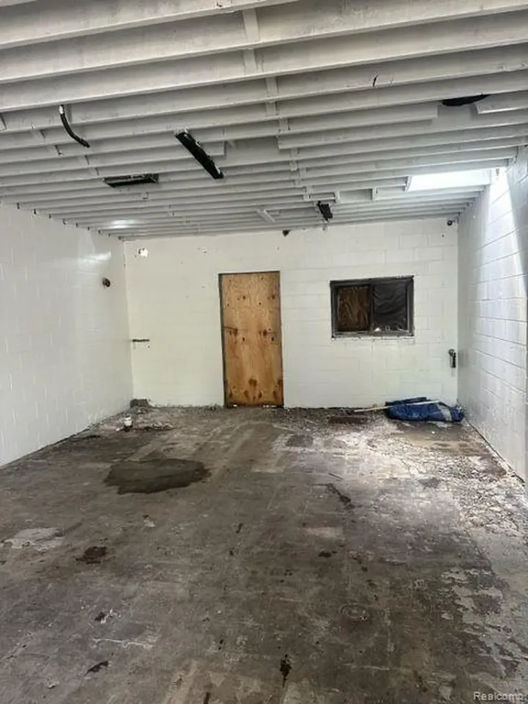 1401 N Dort Flint City MI 48506