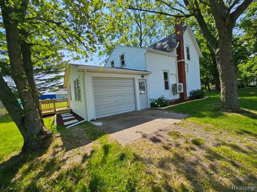 411 Lytle Avenue Harbor Beach City MI 48441