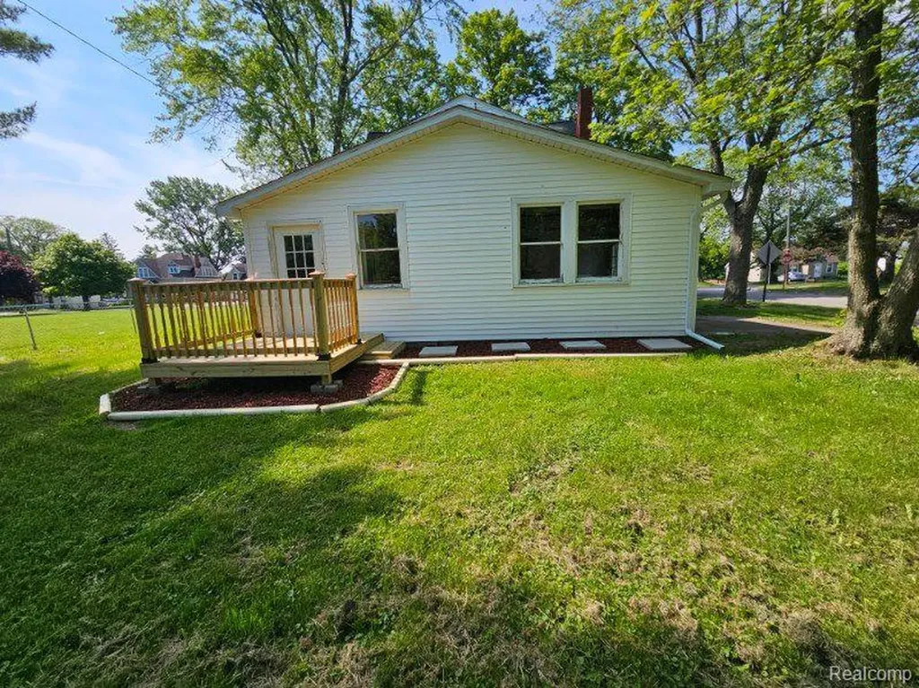 411 Lytle Avenue Harbor Beach City MI 48441