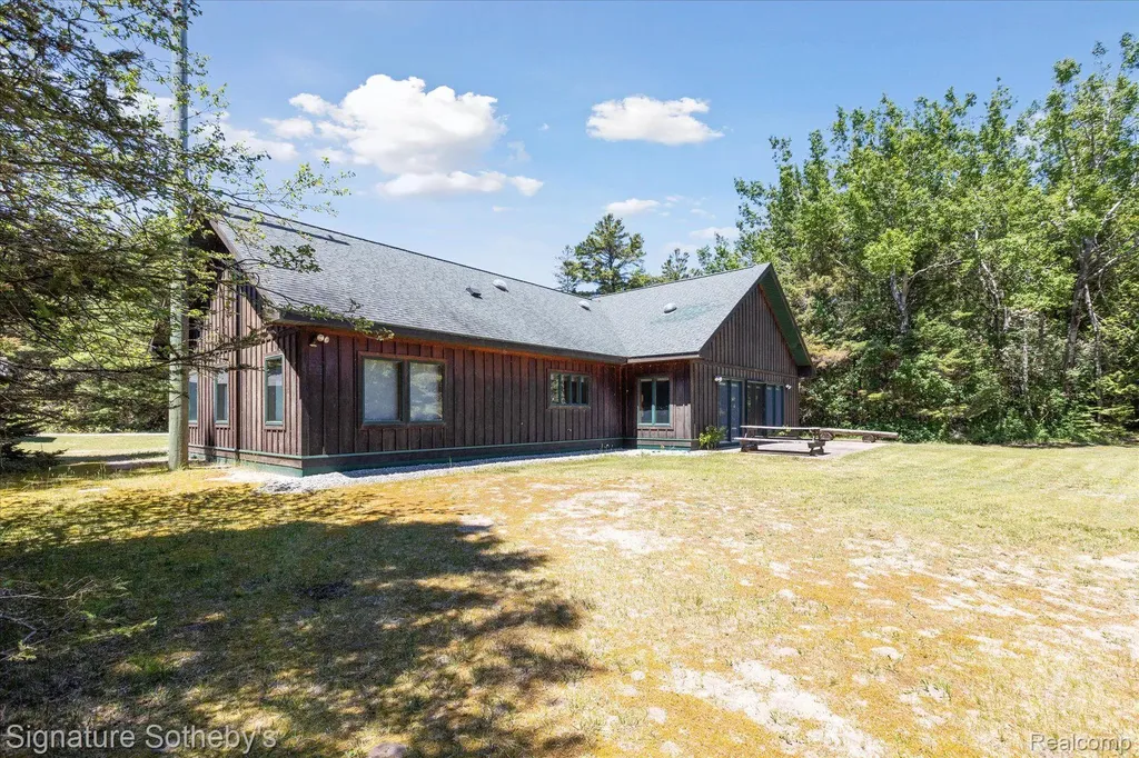 9842 Misery Bay Alpena City MI 49707