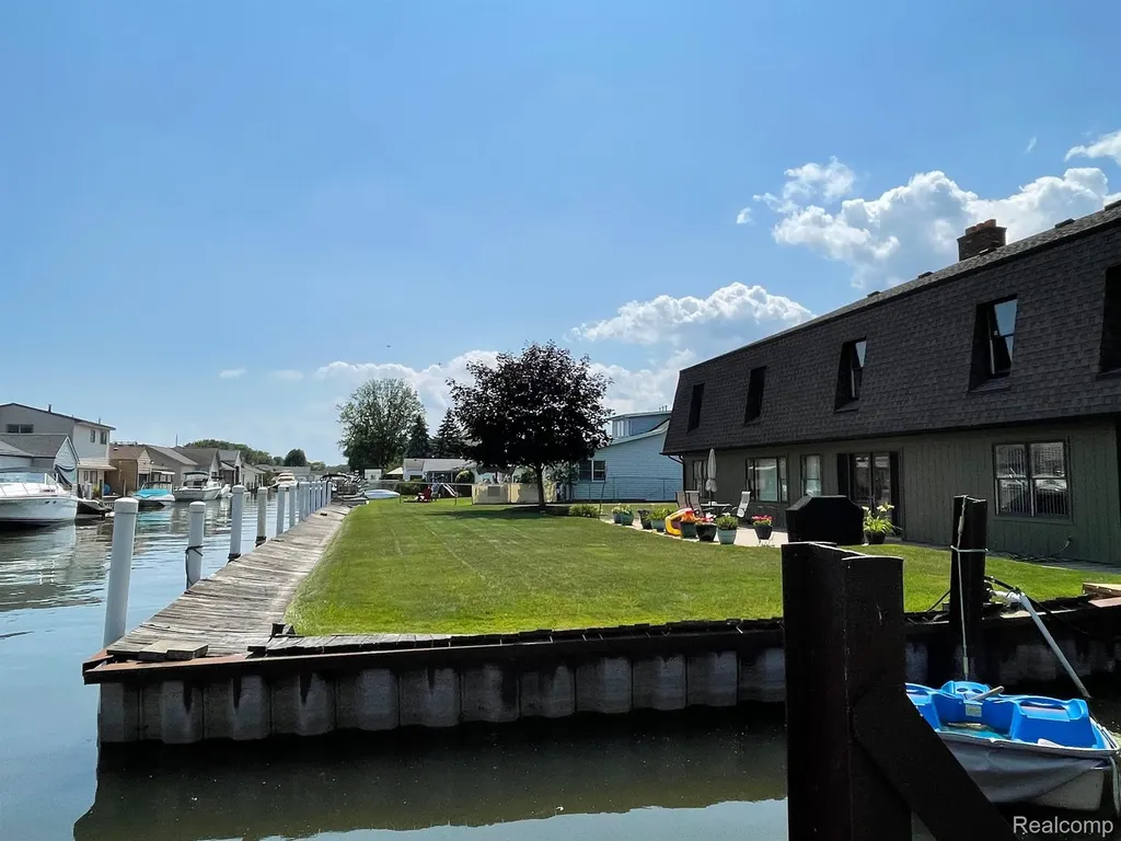 46070 Edgewater Drive Chesterfield Township MI 48047