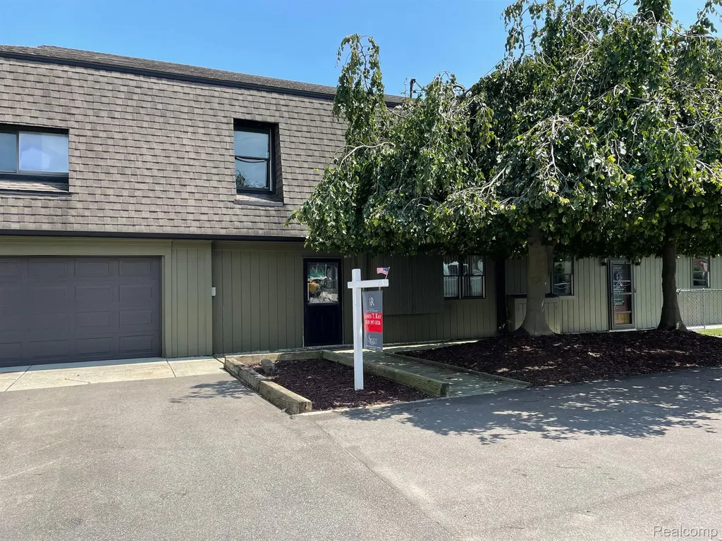 46070 Edgewater Drive Chesterfield Township MI 48047