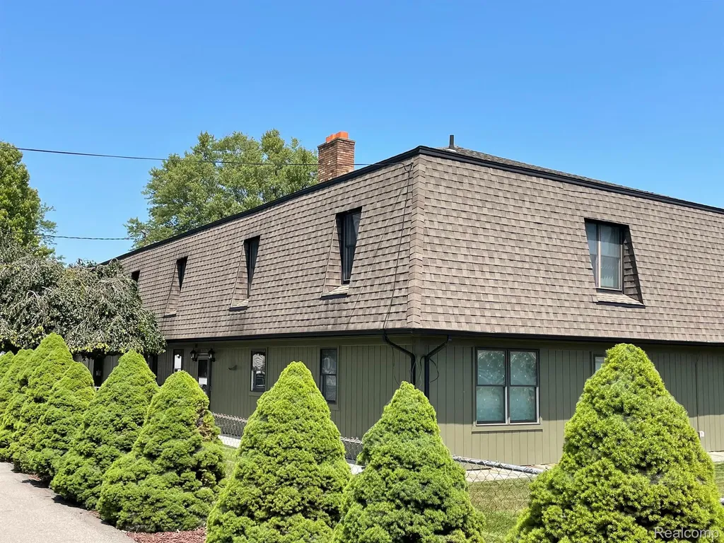 46070 Edgewater Drive Chesterfield Township MI 48047