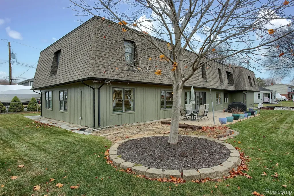 46070 Edgewater Drive Chesterfield Township MI 48047