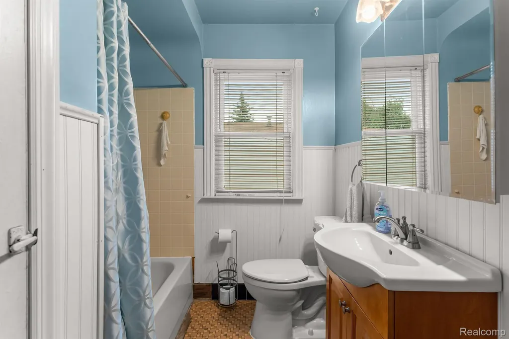 1051 Capitol Avenue Lincoln Park City MI 48146