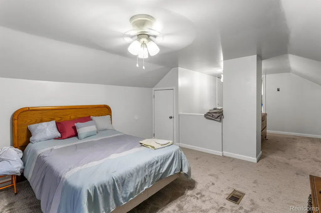 1051 Capitol Avenue Lincoln Park City MI 48146