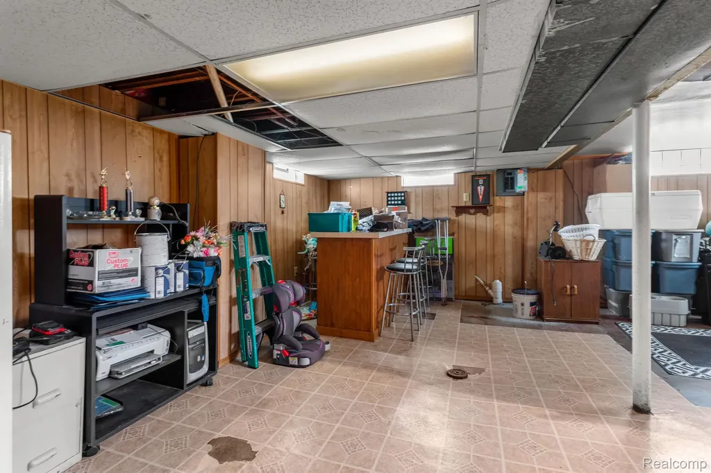 1051 Capitol Avenue Lincoln Park City MI 48146