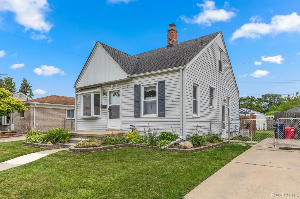 1051 Capitol Avenue Lincoln Park City MI 48146