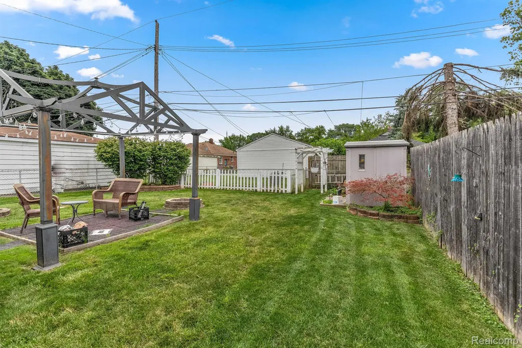 1051 Capitol Avenue Lincoln Park City MI 48146