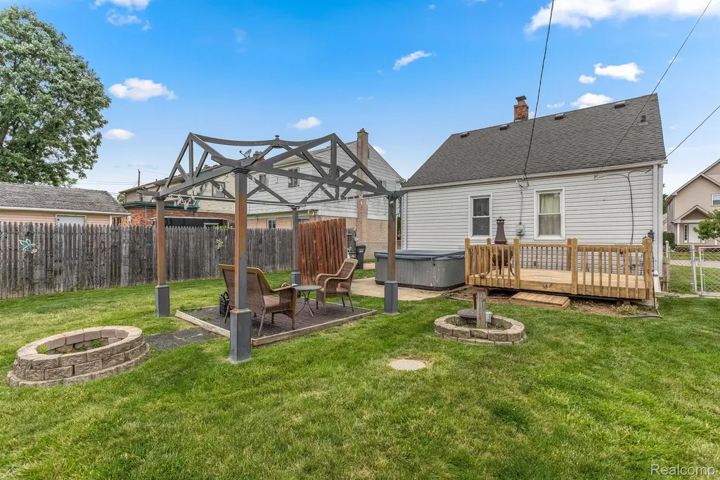 1051 Capitol Avenue Lincoln Park City MI 48146