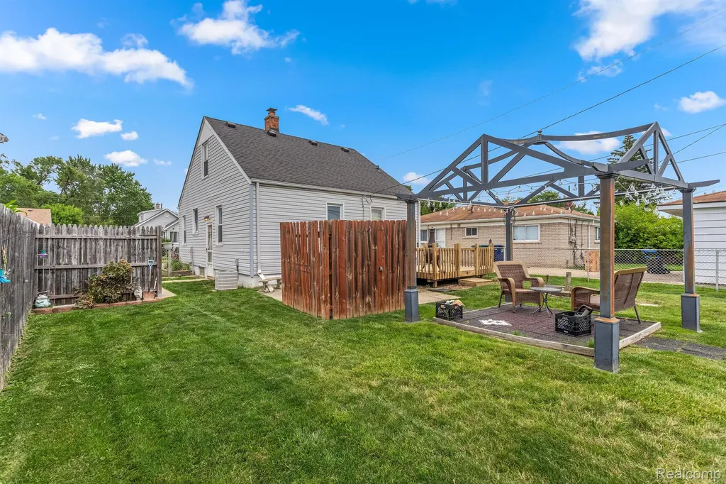 1051 Capitol Avenue Lincoln Park City MI 48146