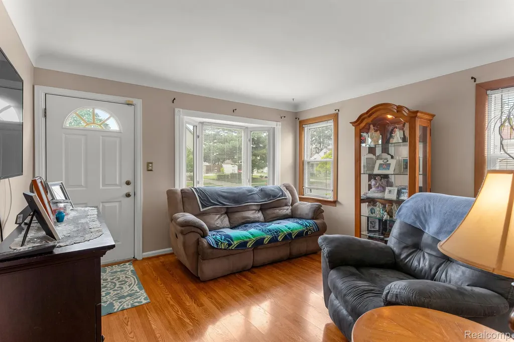 1051 Capitol Avenue Lincoln Park City MI 48146