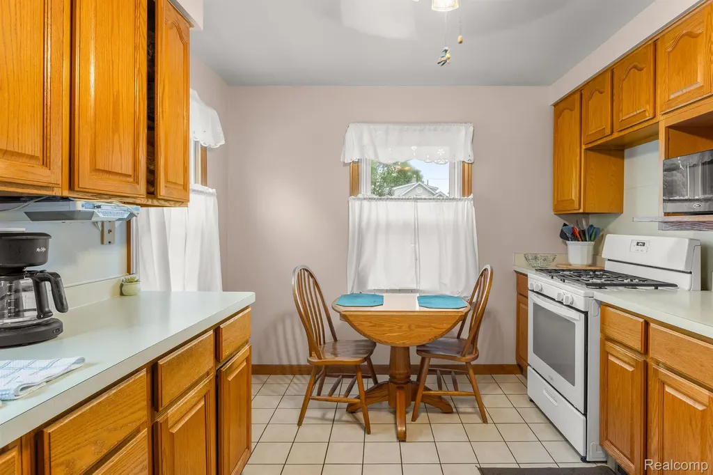 1051 Capitol Avenue Lincoln Park City MI 48146