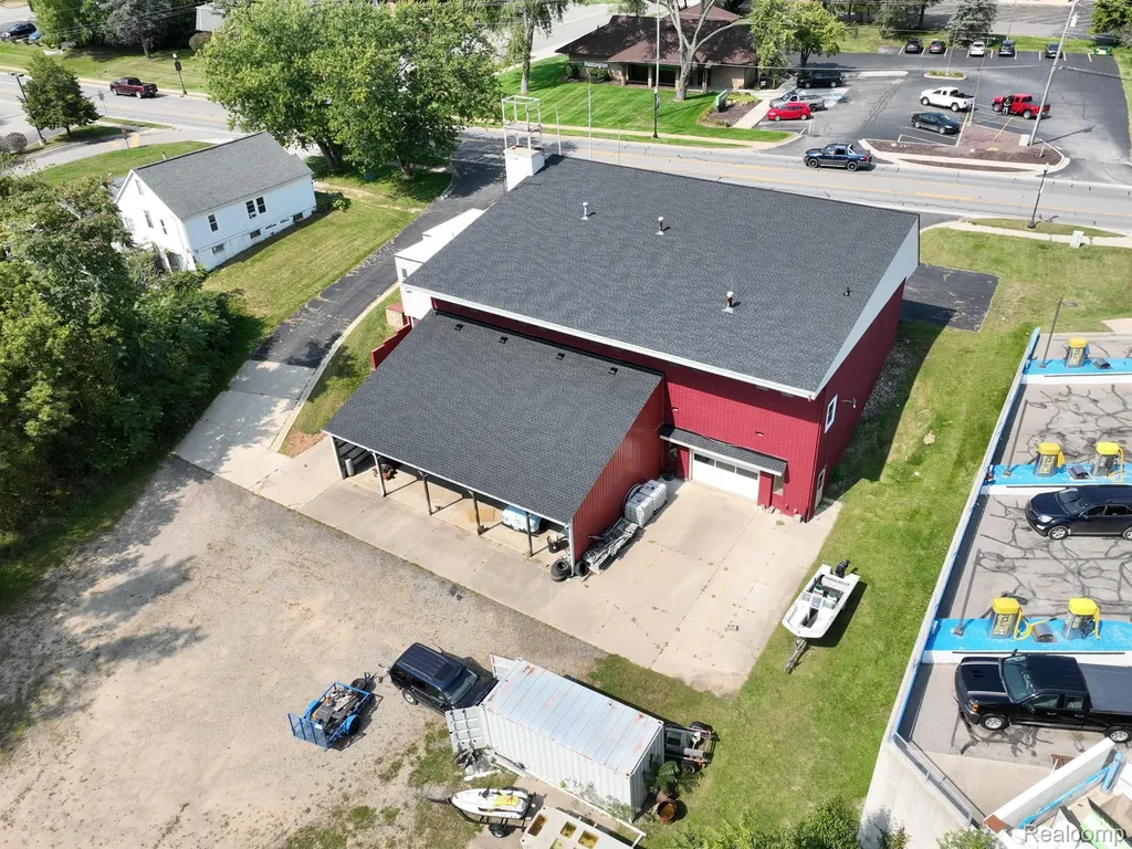 1066 E M 36 Pinckney Village MI 48169