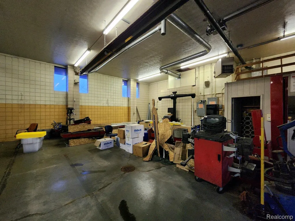 1066 E M 36 Pinckney Village MI 48169