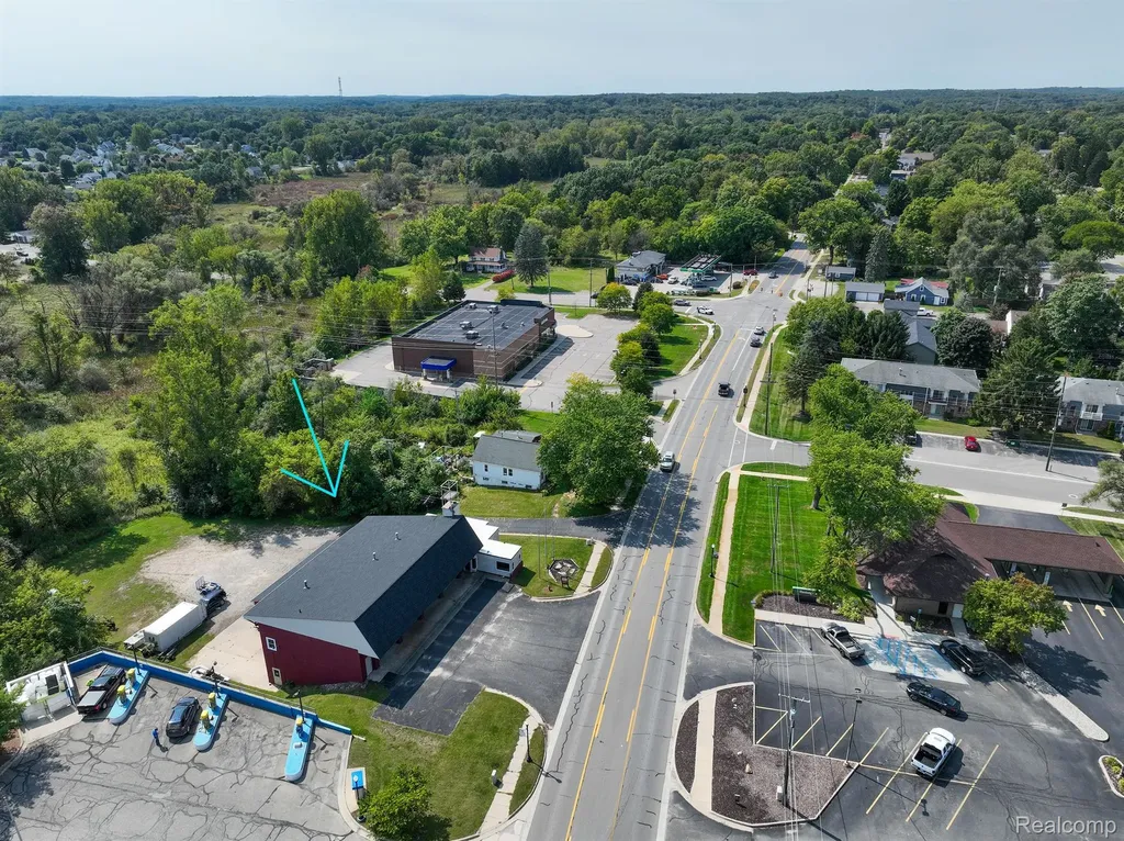 1066 E M 36 Pinckney Village MI 48169