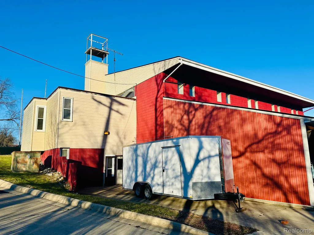 1066 E M 36 Pinckney Village MI 48169