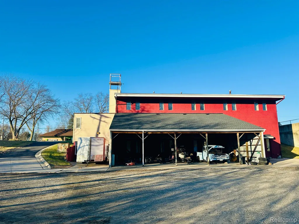 1066 E M 36 Pinckney Village MI 48169