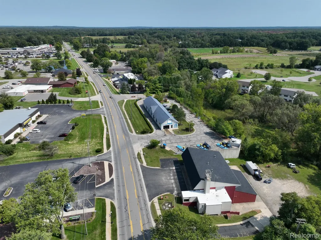 1066 E M 36 Pinckney Village MI 48169