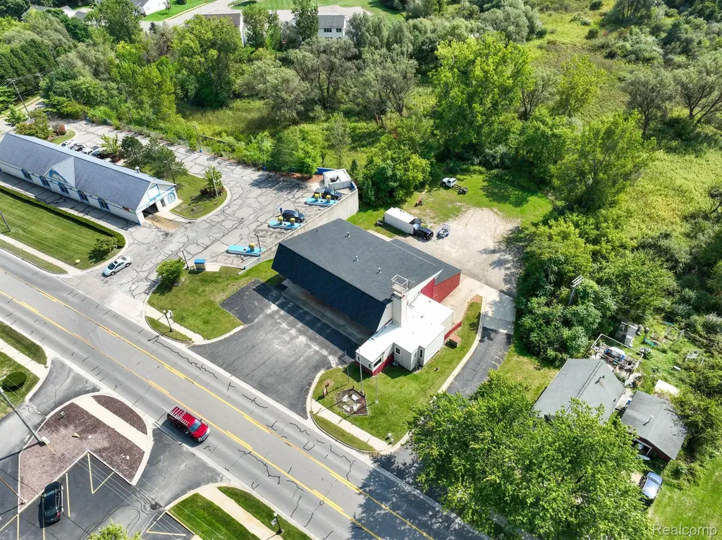 1066 E M 36 Pinckney Village MI 48169