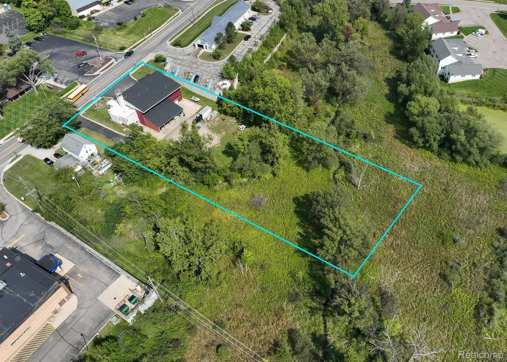 1066 E M 36 Pinckney Village MI 48169