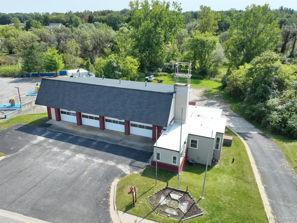 1066 E M 36 Pinckney Village MI 48169