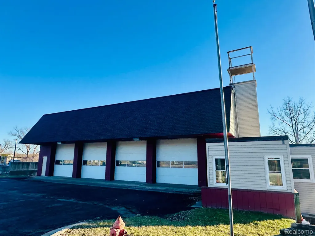 1066 E M 36 Pinckney Village MI 48169