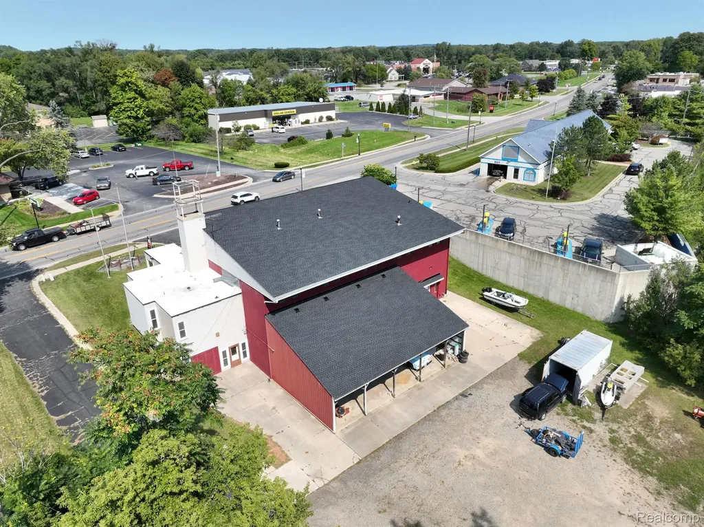 1066 E M 36 Pinckney Village MI 48169