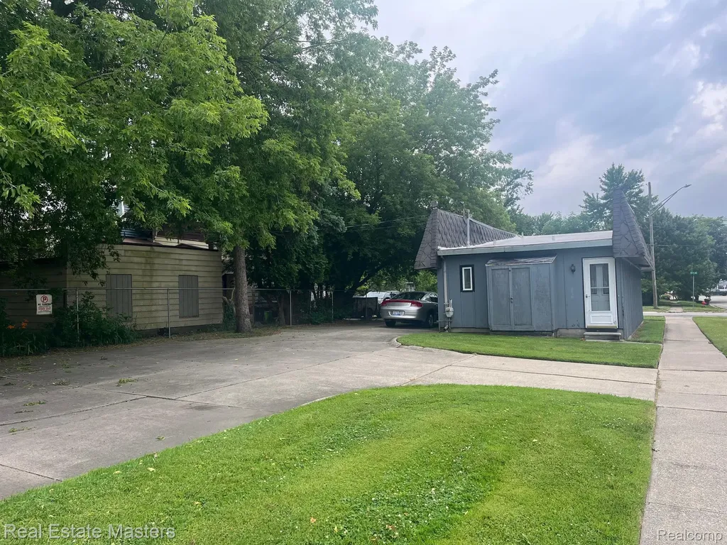 730 15th Street Port Huron City MI 48060