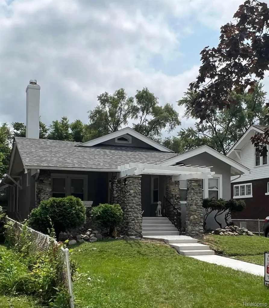 239 Eason Street Highland Park City MI 48203