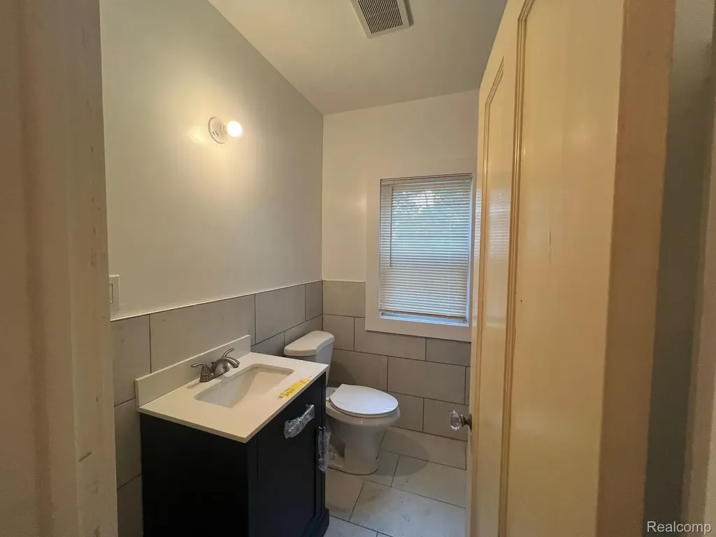 239 Eason Street Highland Park City MI 48203