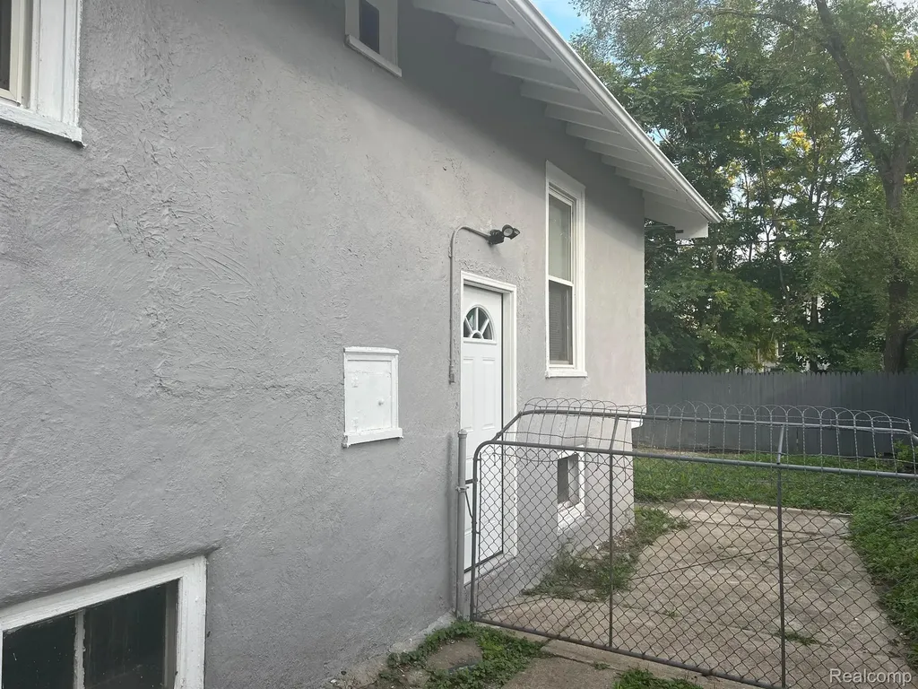 239 Eason Street Highland Park City MI 48203