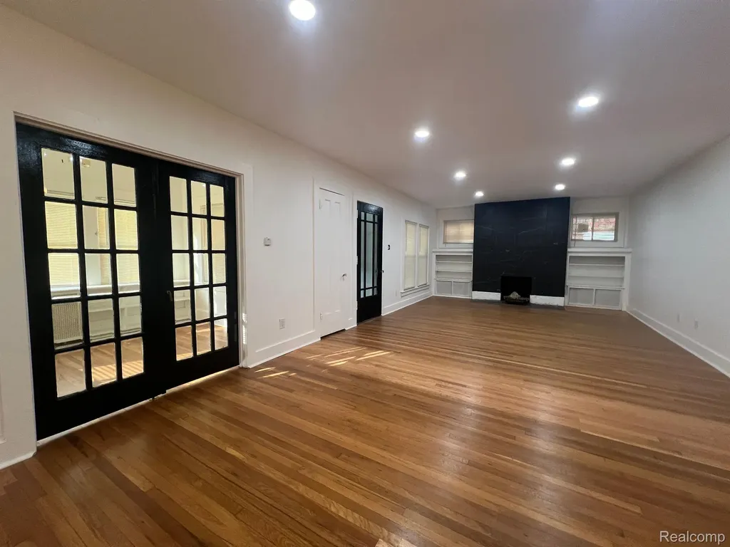 239 Eason Street Highland Park City MI 48203