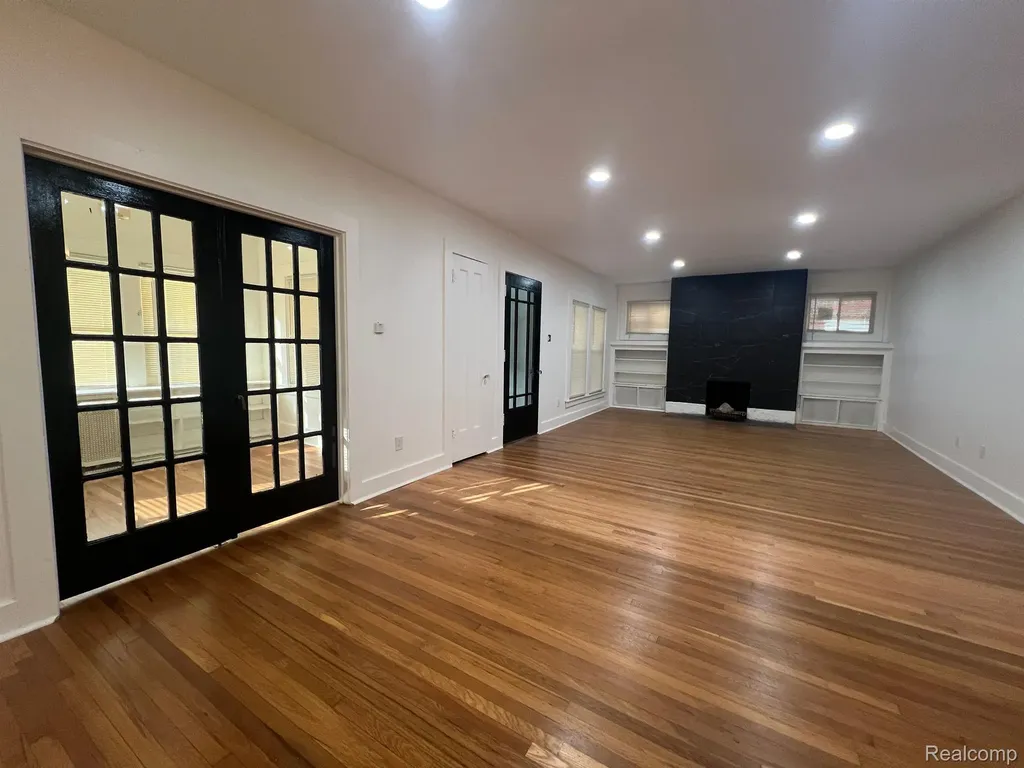 239 Eason Street Highland Park City MI 48203