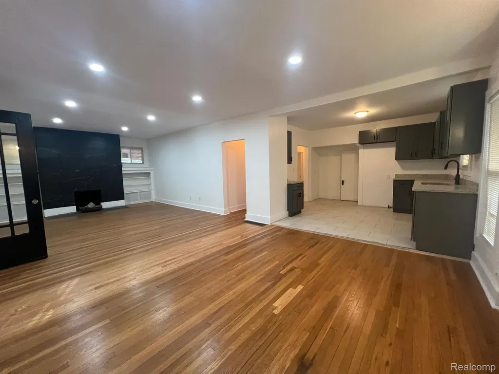 239 Eason Street Highland Park City MI 48203