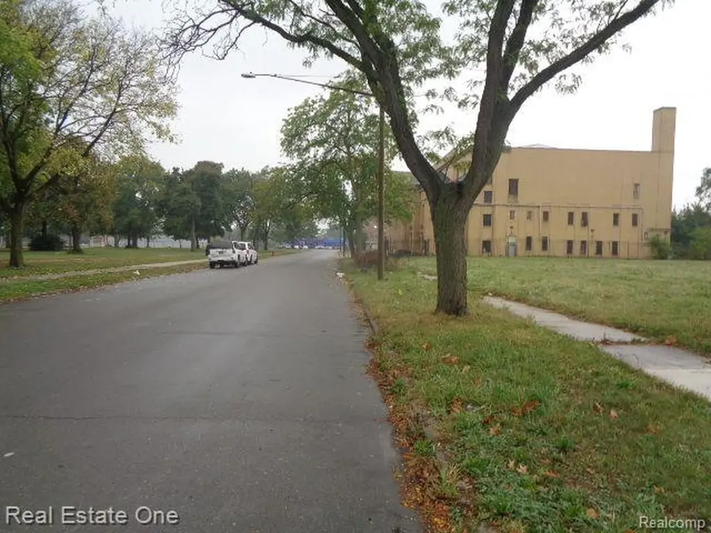 5140 W Chicago Detroit City MI 48204
