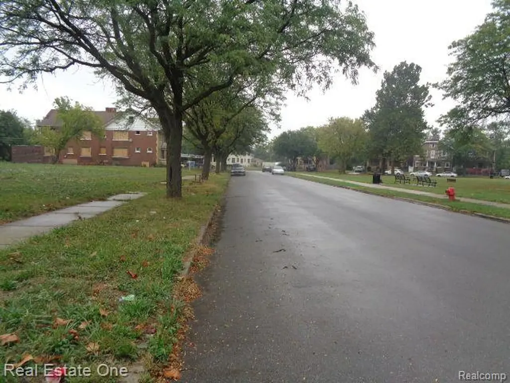 5140 W Chicago Detroit City MI 48204
