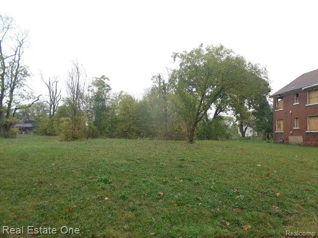 5140 W Chicago Detroit City MI 48204