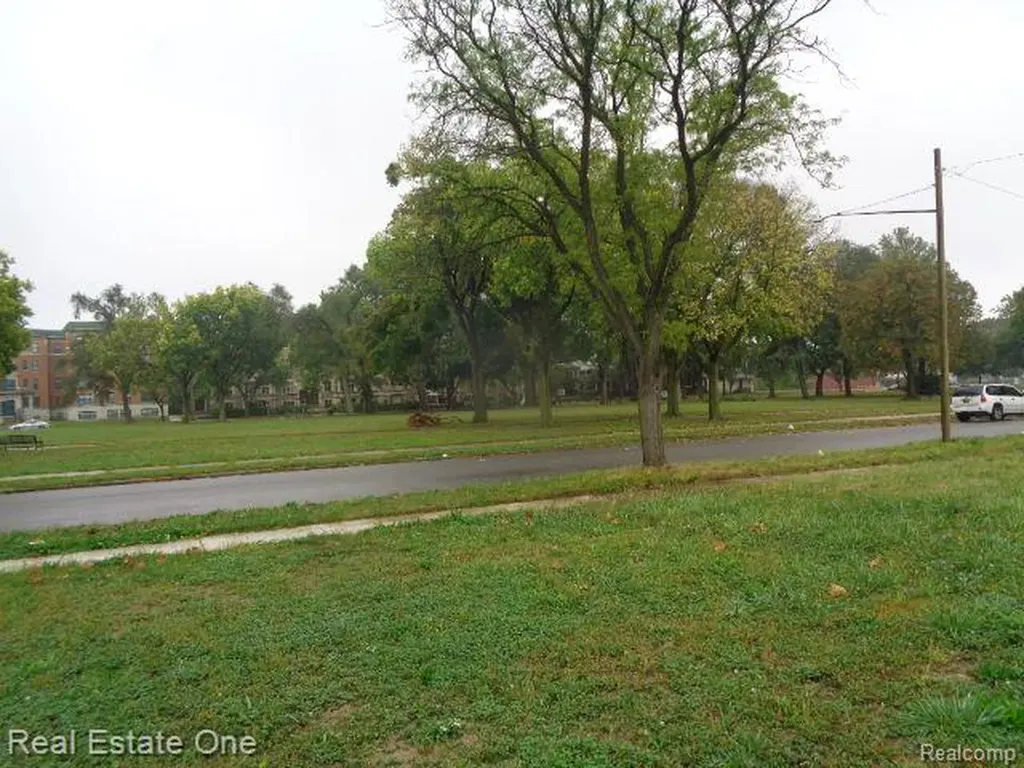 5140 W Chicago Detroit City MI 48204