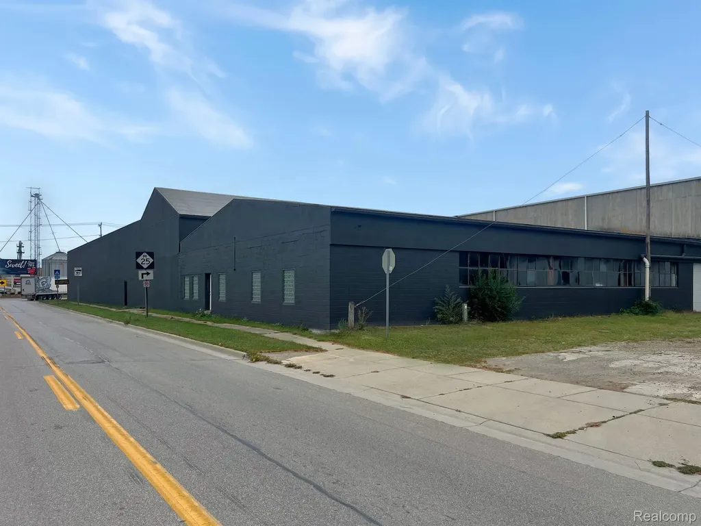 812 N Beck Street Sebewaing Village MI 48759