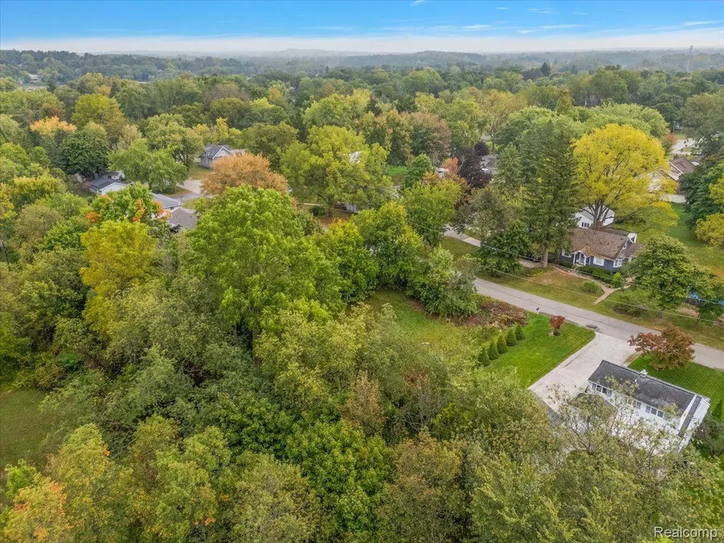 000 Waterloo Street Waterford Charter Township MI 48329
