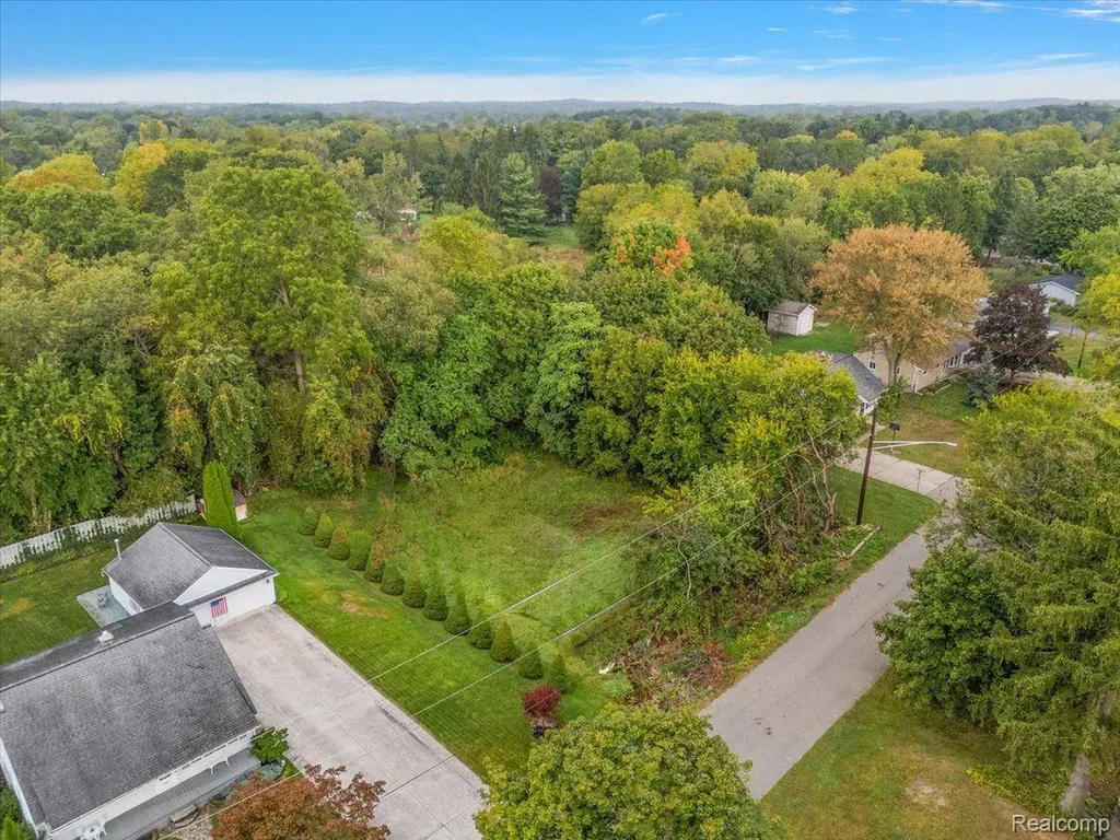 000 Waterloo Street Waterford Charter Township MI 48329