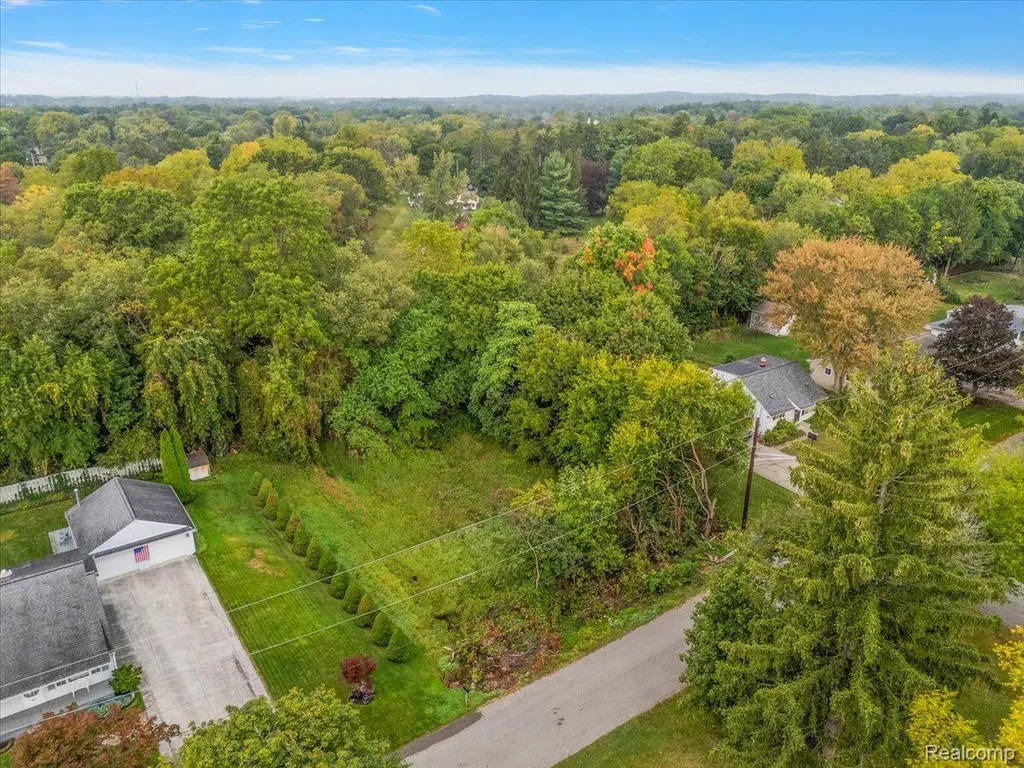 000 Waterloo Street Waterford Charter Township MI 48329