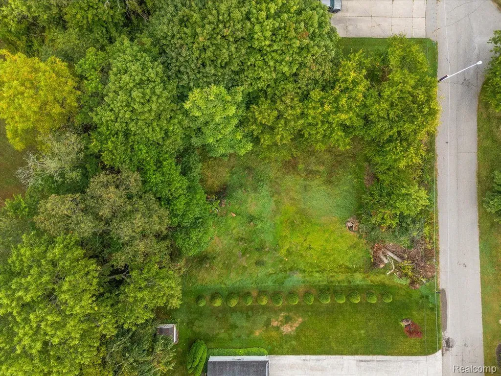 000 Waterloo Street Waterford Charter Township MI 48329