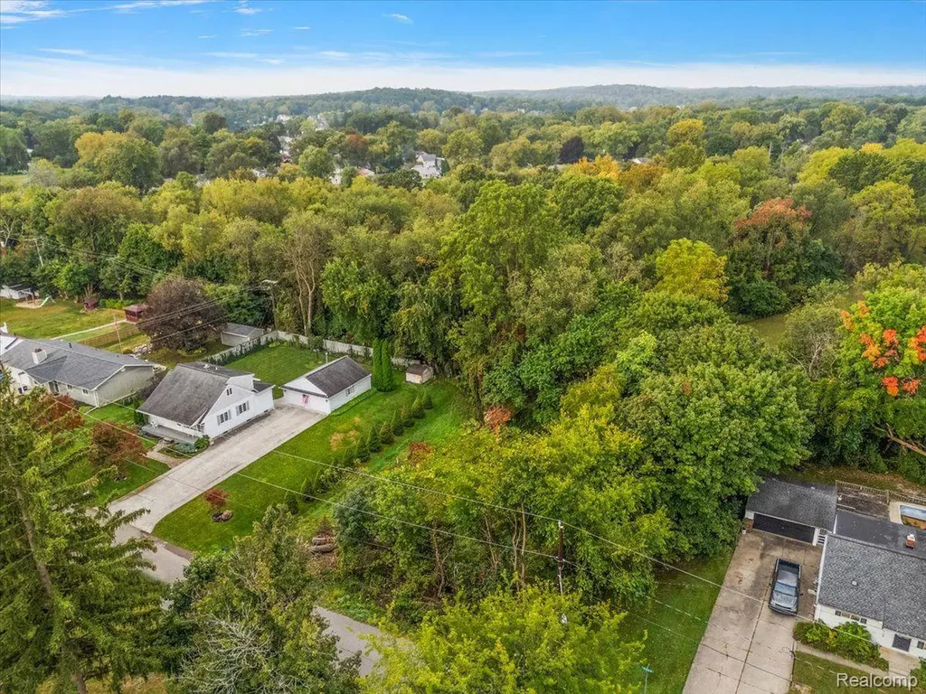 000 Waterloo Street Waterford Charter Township MI 48329