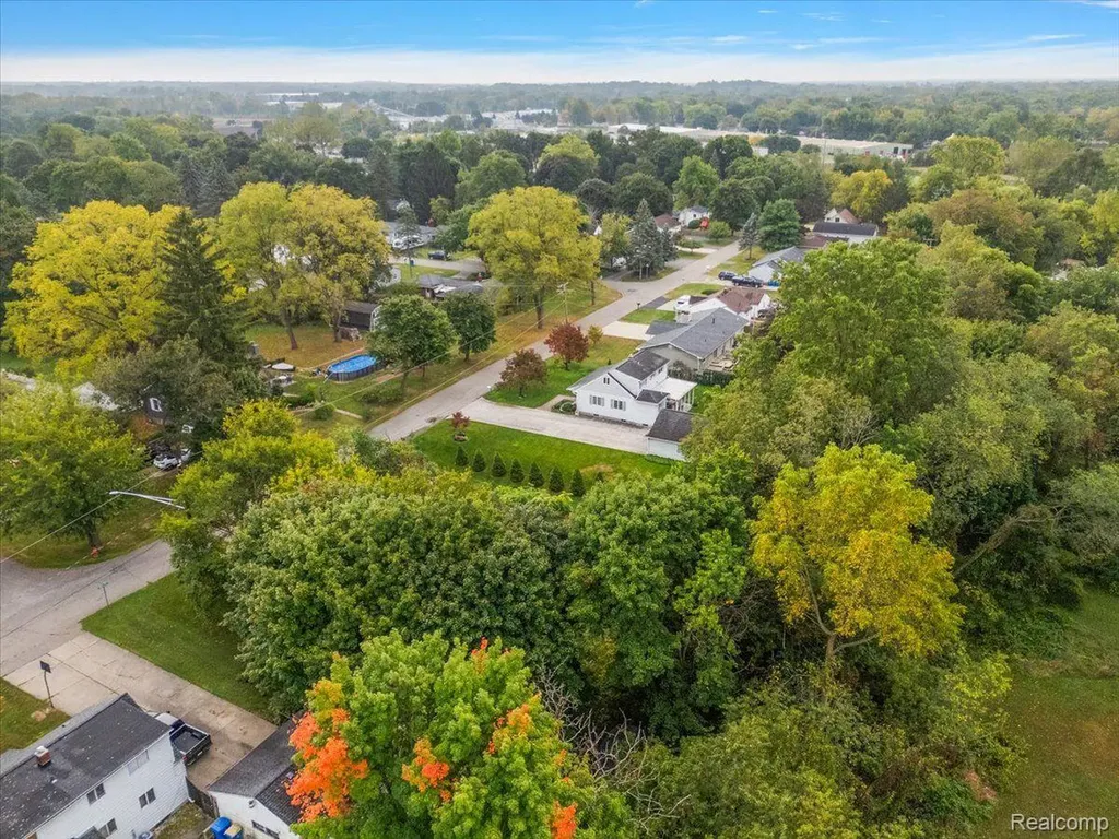 000 Waterloo Street Waterford Charter Township MI 48329
