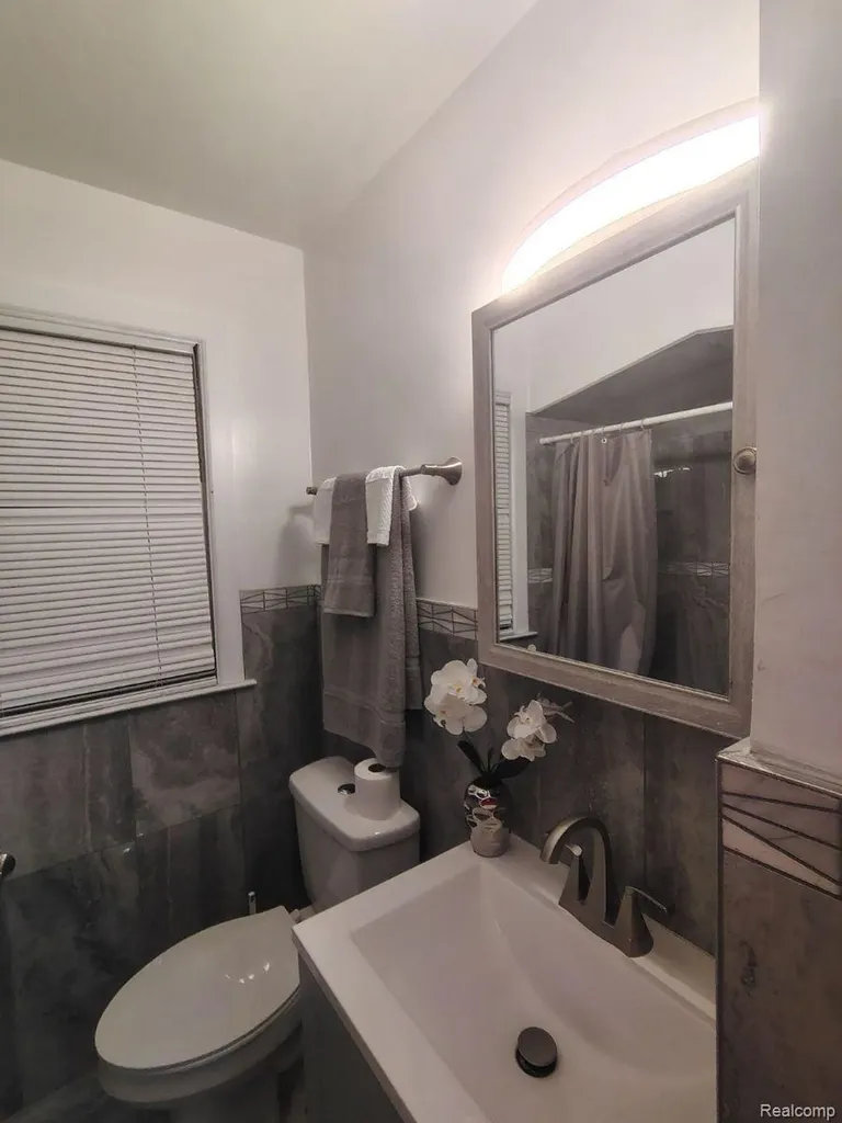 6144 Radnor Street Detroit City MI 48224