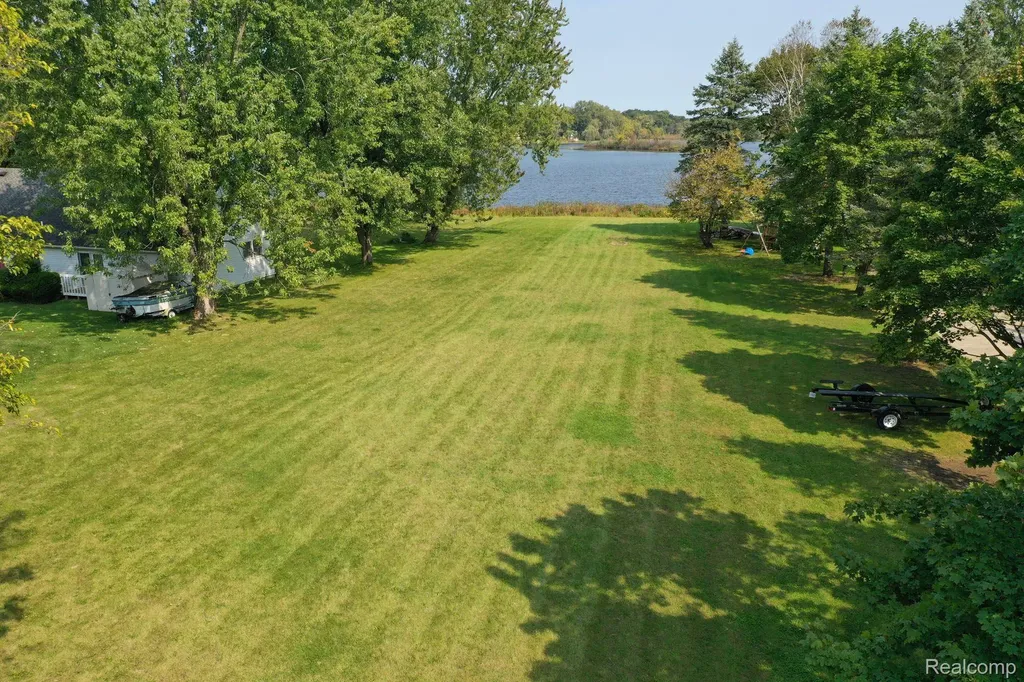 000 E M-36 Hamburg Township MI 48139