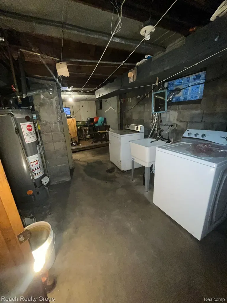 15782 Ohio Street Detroit City MI 48238