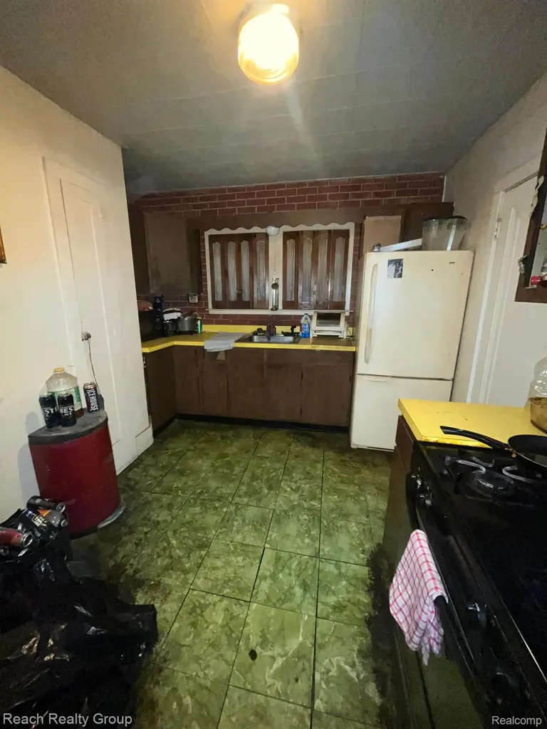 15782 Ohio Street Detroit City MI 48238